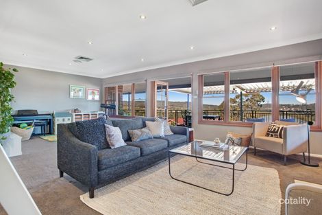 Property photo of 27 Grovelake Close Eleebana NSW 2282