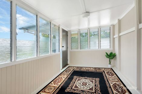 Property photo of 9 Vineyard Street One Mile QLD 4305