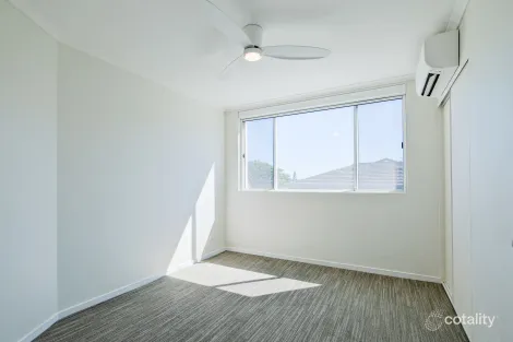 Property photo of 17/52 Back Street Biggera Waters QLD 4216