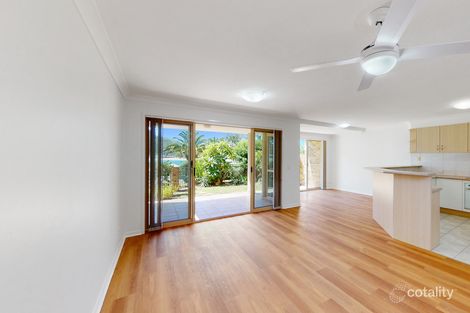 2/20 Murlong Cres, Palm Beach, QLD 4221