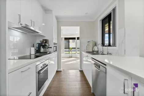 Property photo of 7 Ashmont Place Prestons NSW 2170
