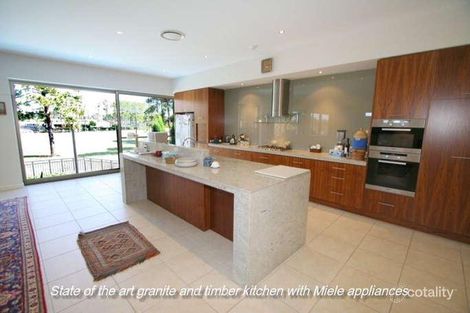 Property photo of 2249 Olympic Drive Hope Island QLD 4212