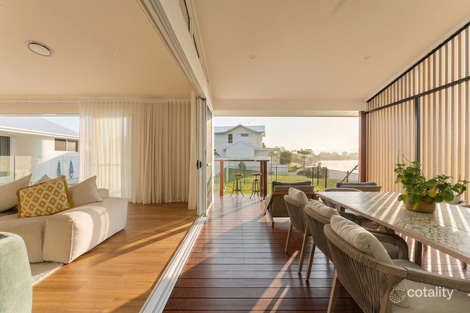 Property photo of 207 Nineteenth Avenue Elanora QLD 4221