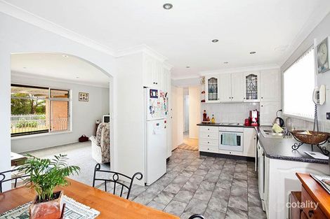 Property photo of 21 Beverley Avenue Warilla NSW 2528