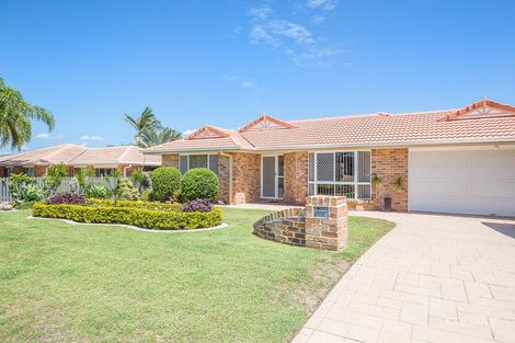 Property photo of 61 Lachlan Crescent Sandstone Point QLD 4511