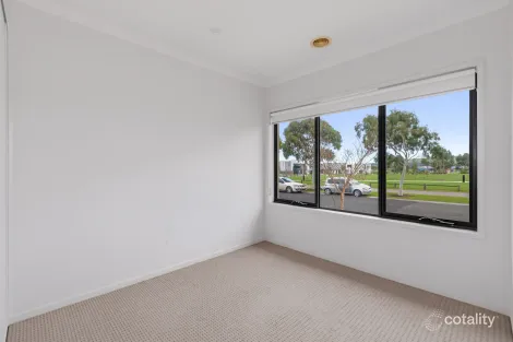 Property photo of 10 Ambrosia Way Beveridge VIC 3753