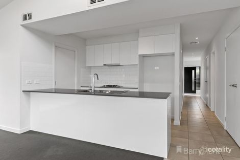 Property photo of 19 Llano Circuit Berwick VIC 3806