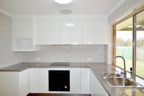 Property photo of 8 Ceri Court New Auckland QLD 4680