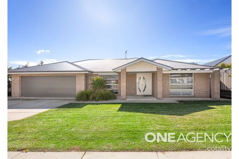 9 Charlton St, Boorooma, NSW 2650