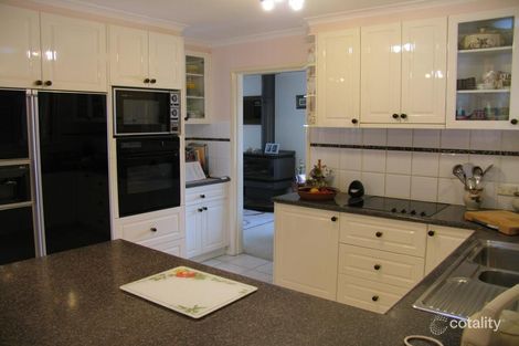 Property photo of 19 Cuthbert Circuit Wanniassa ACT 2903