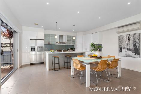 Property photo of 5 Holden Avenue Avondale Heights VIC 3034