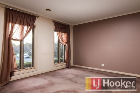 Property photo of 2 Hamdon Green Berwick VIC 3806