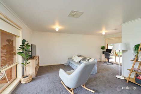 Property photo of 42 Eldershaw Drive Forest Hill NSW 2651