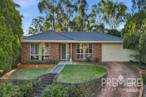 9 Hannah Pl, Mount Annan, NSW 2567