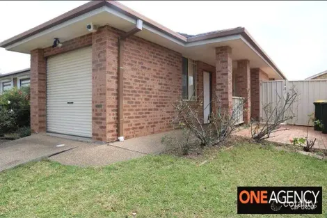 4 Gadshill Pl, Rosemeadow, NSW 2560