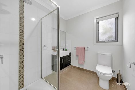 Property photo of 4 Lawn Walk Mernda VIC 3754