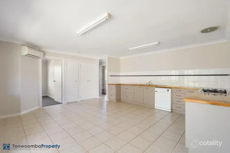 Property photo of 6 Karebo Close Darling Heights QLD 4350