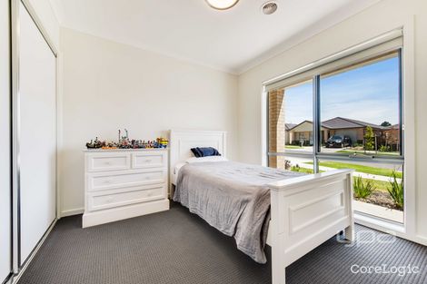 Property photo of 31 Loxley Circuit Westmeadows VIC 3049