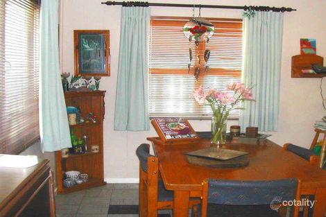 Property photo of 96 Irwin Terrace Oxley QLD 4075