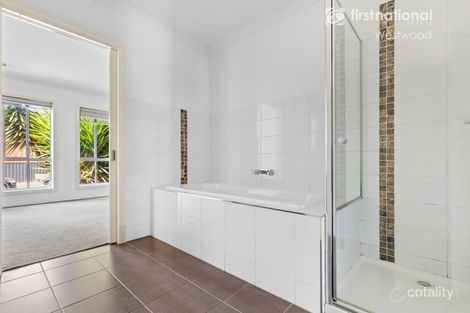 Property photo of 1 Bowerbird Place Truganina VIC 3029