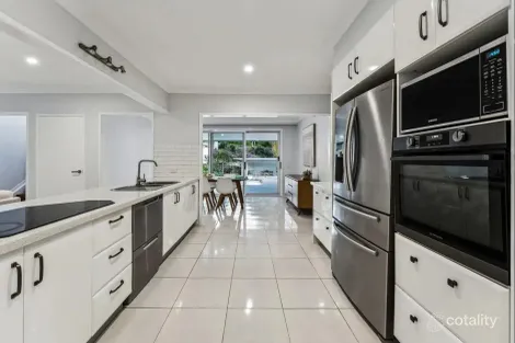 Property photo of 33 Bonogin Road Mudgeeraba QLD 4213