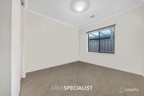 Property photo of 1 Panther Close Clyde North VIC 3978