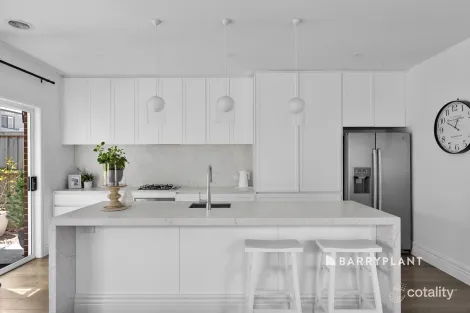 25 Keskadale Way, Clyde North, VIC 3978