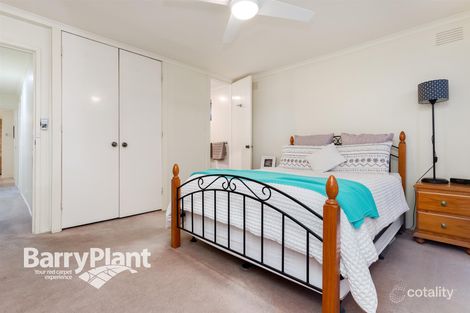 Property photo of 5 Barrington Close Keysborough VIC 3173