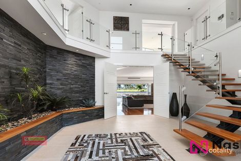 Property photo of 64 Portrush Crescent Luddenham NSW 2745