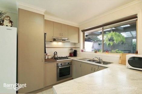 Property photo of 8 Snow Gum Court Pakenham VIC 3810
