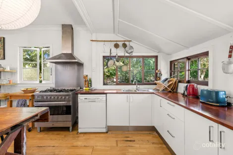 Property photo of 2 Symonds Road Burleigh Heads QLD 4220