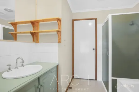 Property photo of 16 Phillip Court Cranbourne North VIC 3977