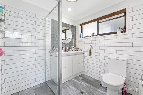 Property photo of 3 Ballidu Close Elanora QLD 4221
