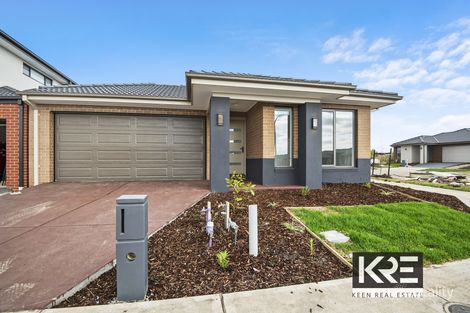 2 Ironstone St, Cranbourne East, VIC 3977