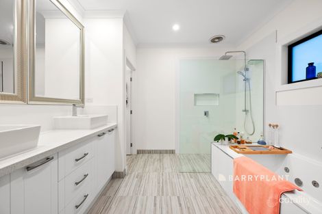 Property photo of 11 Cowdray Crescent Officer VIC 3809
