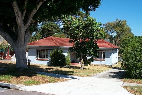 64 Pace Rd, Medina, WA 6167