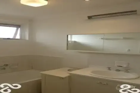 Property photo of 2/96 Locksley Road Ivanhoe VIC 3079