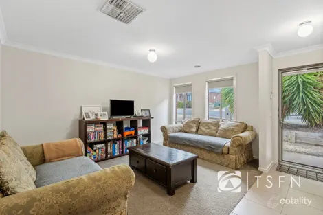 Property photo of 17 Everlasting Rise Kangaroo Flat VIC 3555