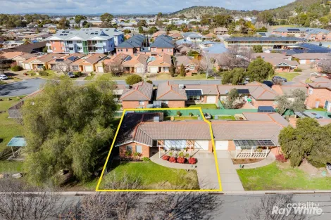 Property photo of 17 Bentley Place Wagga Wagga NSW 2650