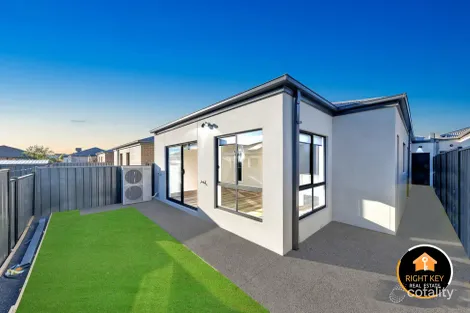 Property photo of 12 Zippy Circuit Tarneit VIC 3029