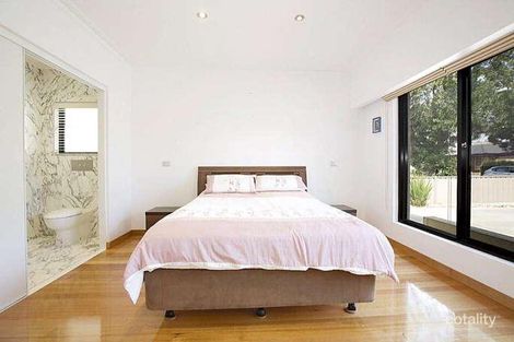 Property photo of 4 Ivan Street Strathmore VIC 3041