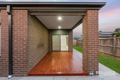 Property photo of 11 Edwin Close Manor Lakes VIC 3024