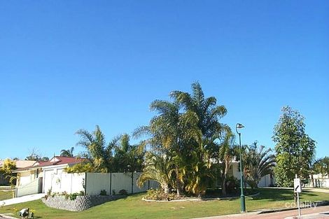 4 Mackerel St, Sandstone Point, QLD 4511