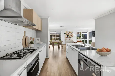 Property photo of 39 Mackenzie Drive Wollert VIC 3750