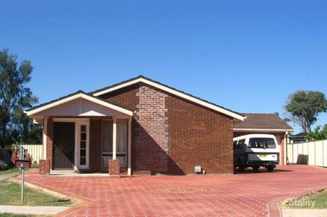 3 Glenfern Cres, Bossley Park, NSW 2176