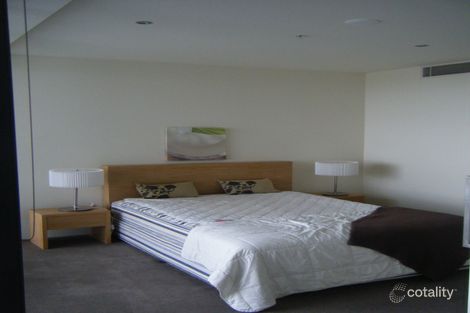 Property photo of 301/4 Wahroonga Place Surfers Paradise QLD 4217