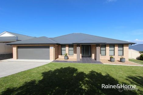 Property photo of 8 Blackwood Close Kelso NSW 2795