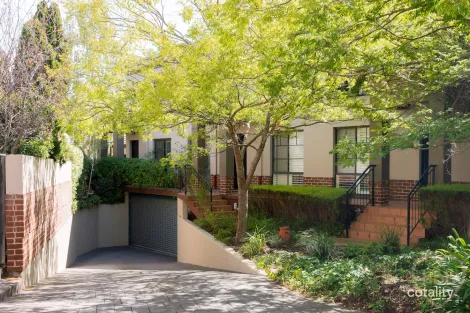 Property photo of 4/37 Ipima Street Braddon ACT 2612