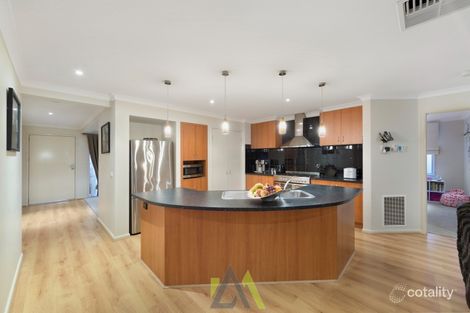 Property photo of 3 Winton Retreat Cranbourne East VIC 3977