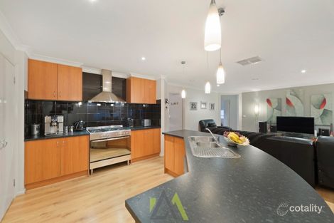 Property photo of 3 Winton Retreat Cranbourne East VIC 3977